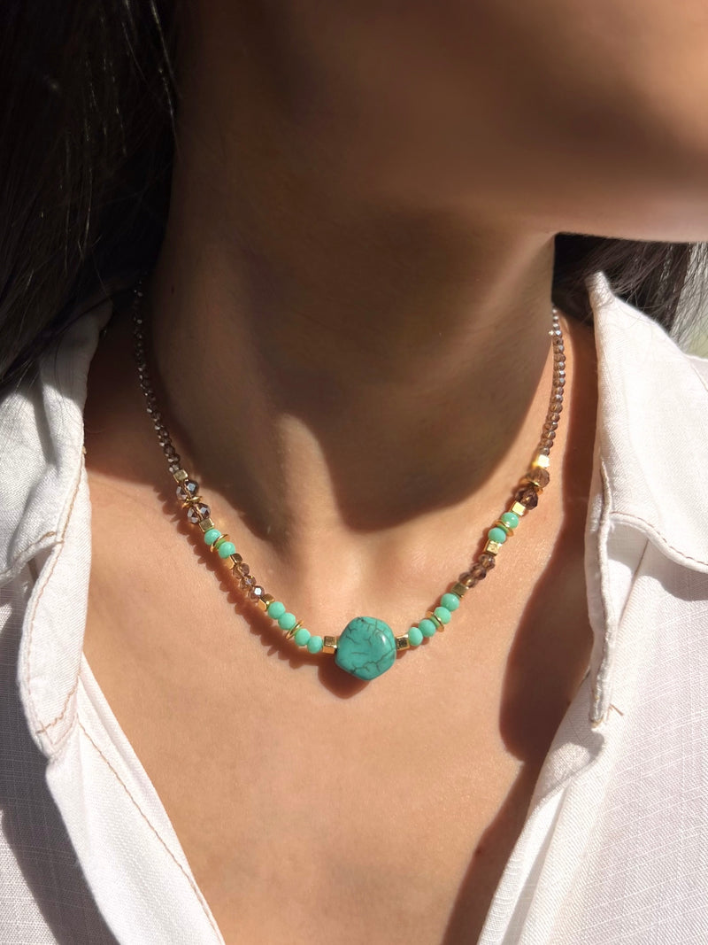 Colar Pedra Turquesa E Tons Avelã