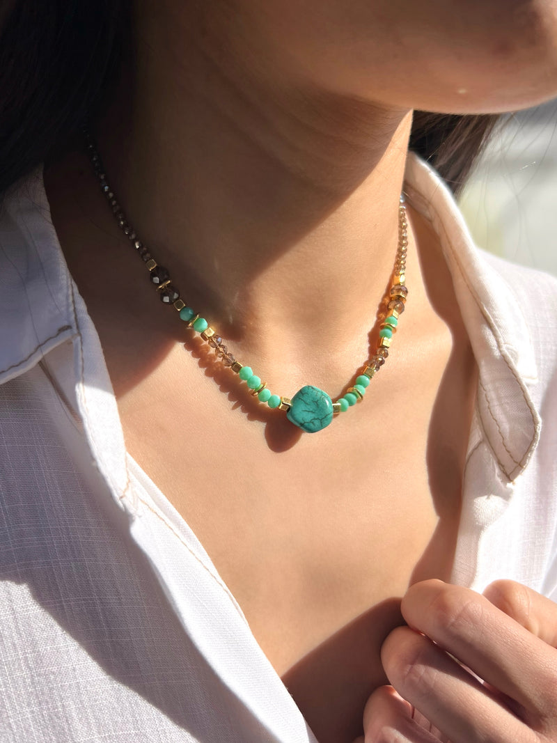 Colar Pedra Turquesa E Tons Avelã