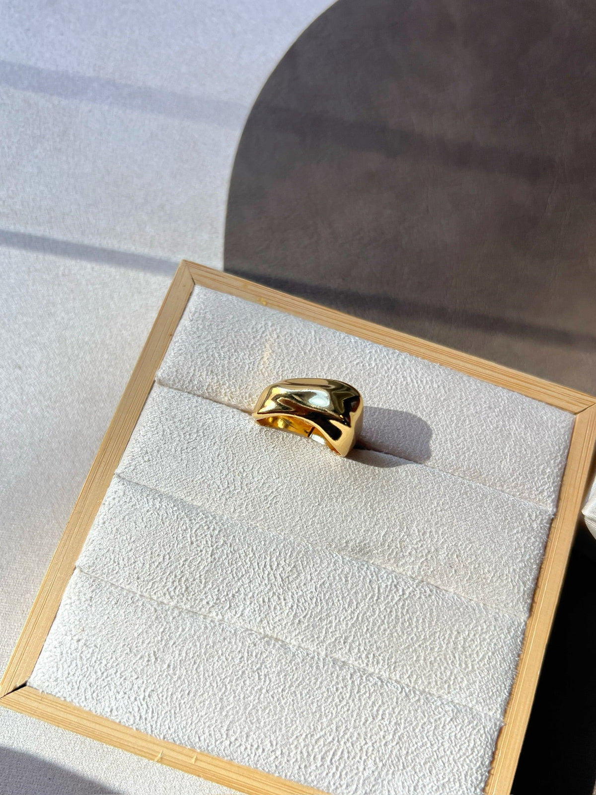 Anel Martelado Banho Ouro 18k - Tiff Joias