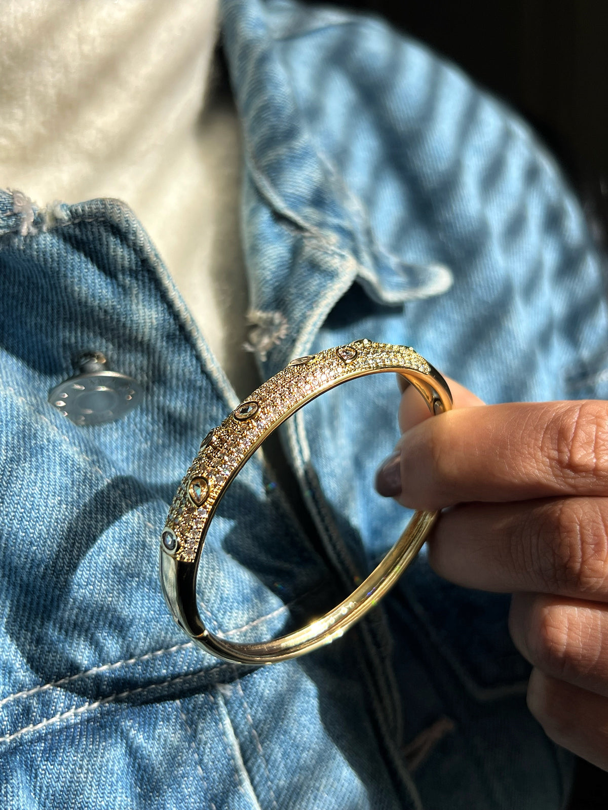 Bracelete Cravejado Com Detalhes Em Gotas Banho Ouro 18k - Tiff Joias