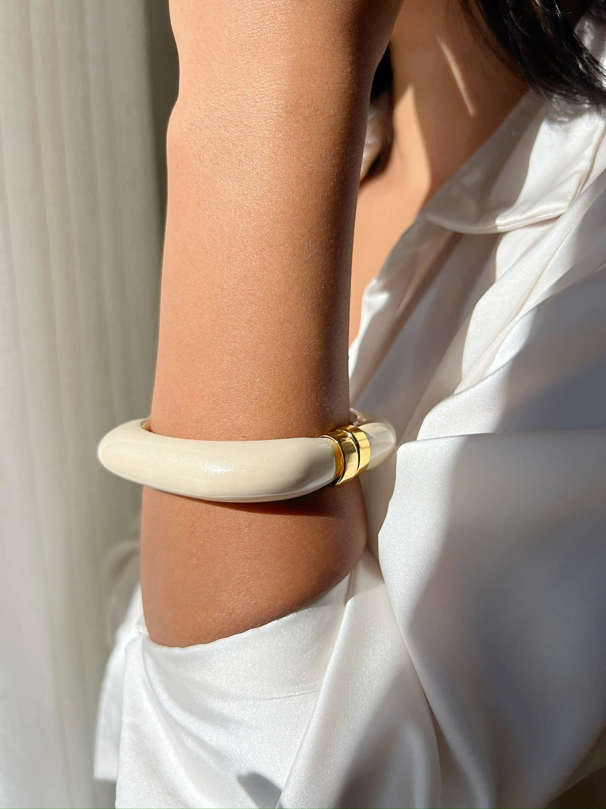 Bracelete Quadrado Acrílico Branco - Tiff Joias