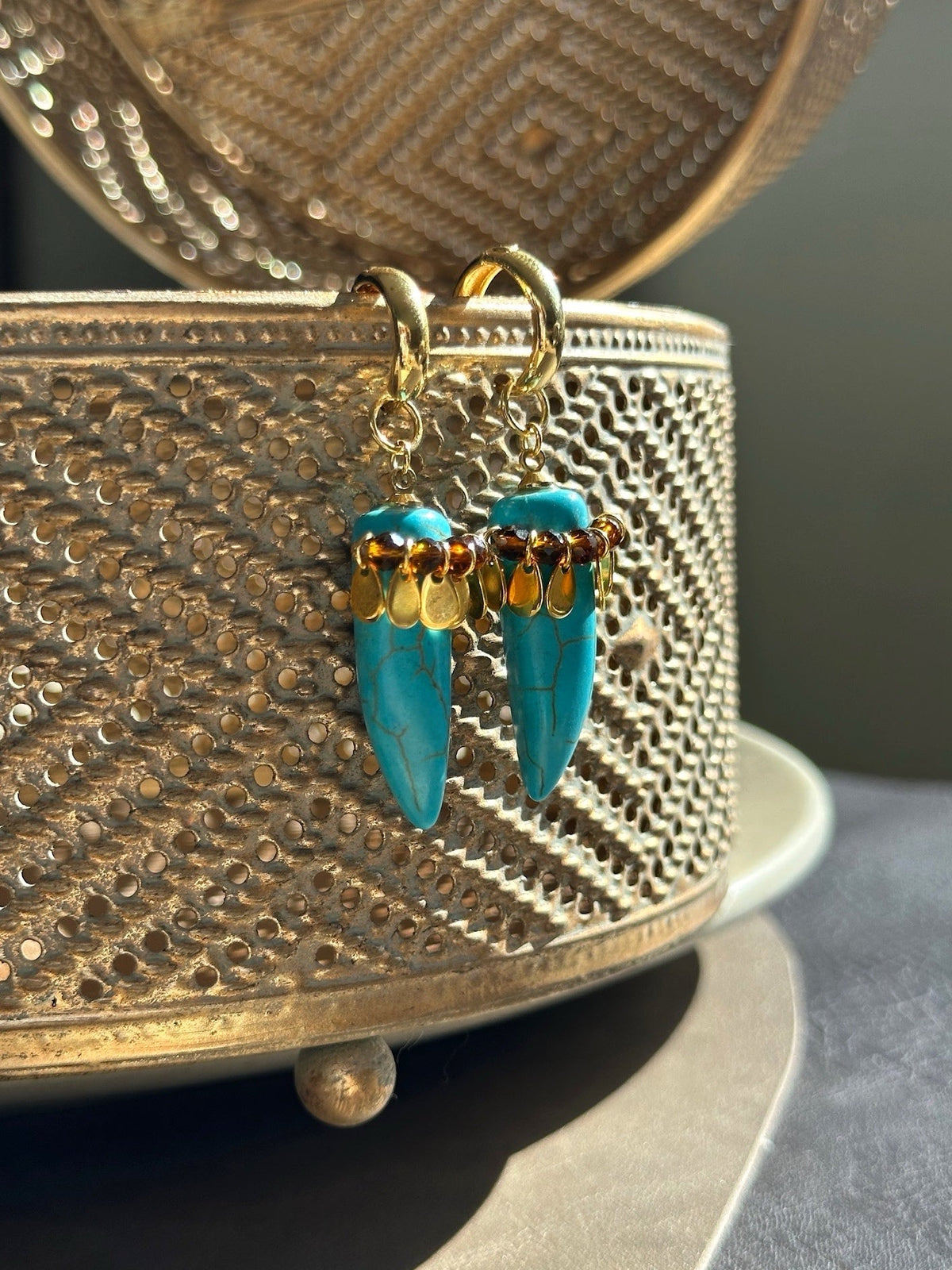 Brinco Argola Dente Turquesa e Gotinhas - Tiff Joias