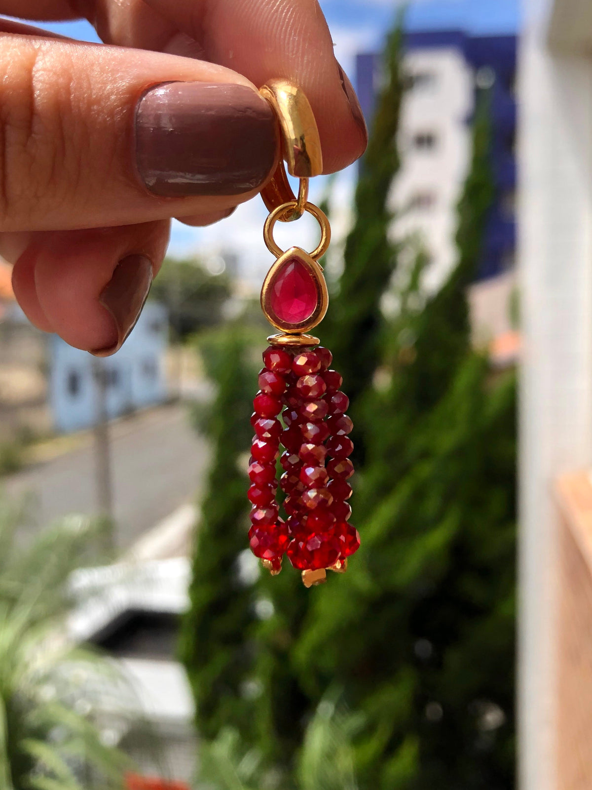 Brinco Carol Argola Mini Tassel Vermelho Cherry - Tiff Joias