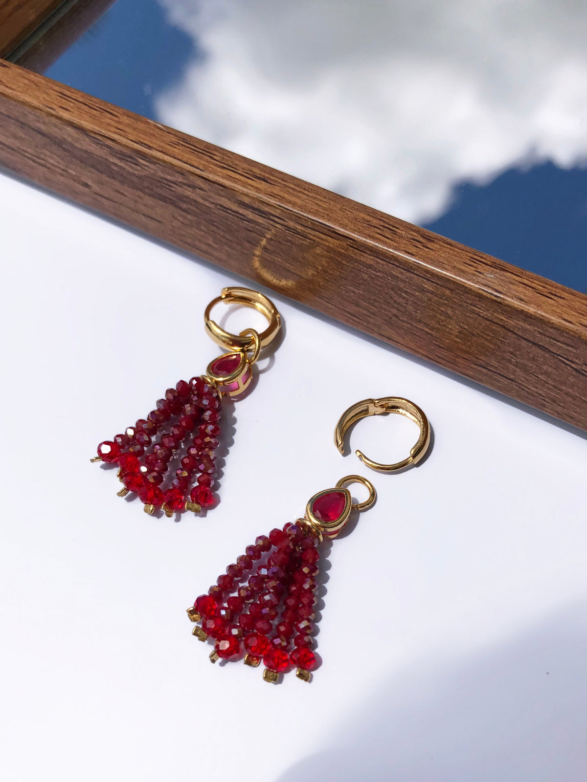 Brinco Carol Argola Mini Tassel Vermelho Cherry - Tiff Joias