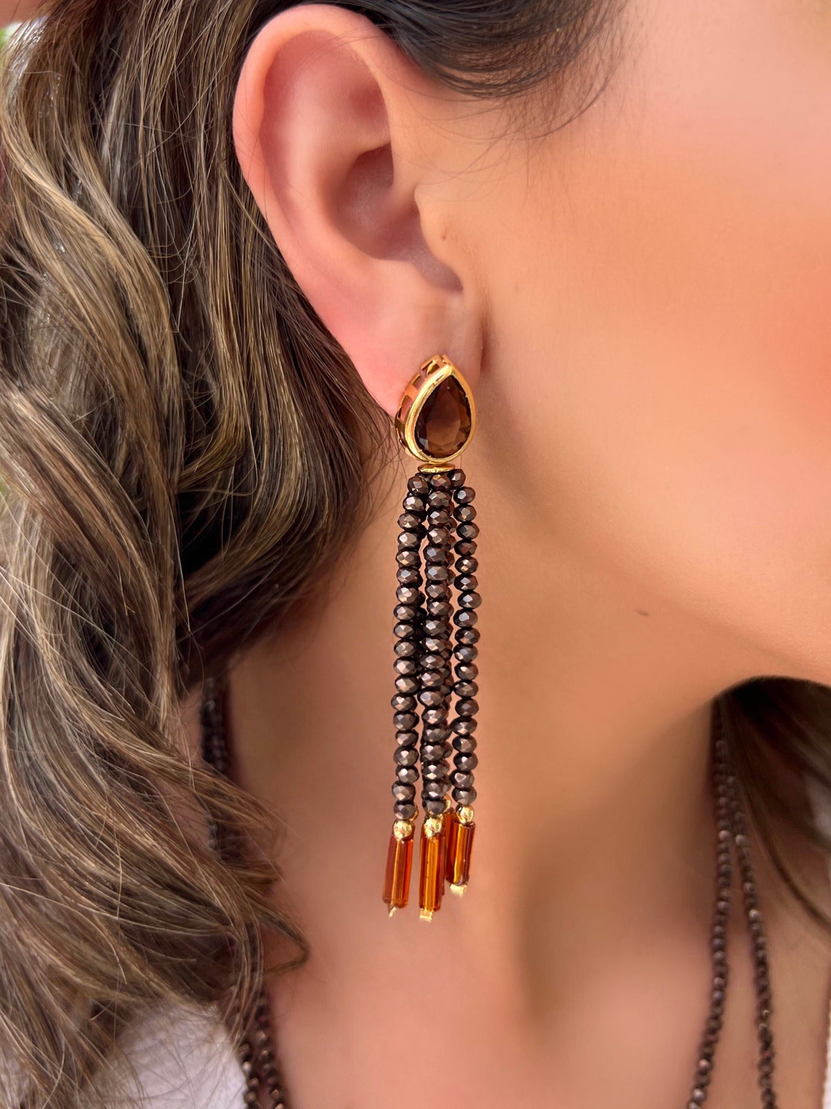 Brinco Carol Tassel Marrom E Gota - Tiff Joias