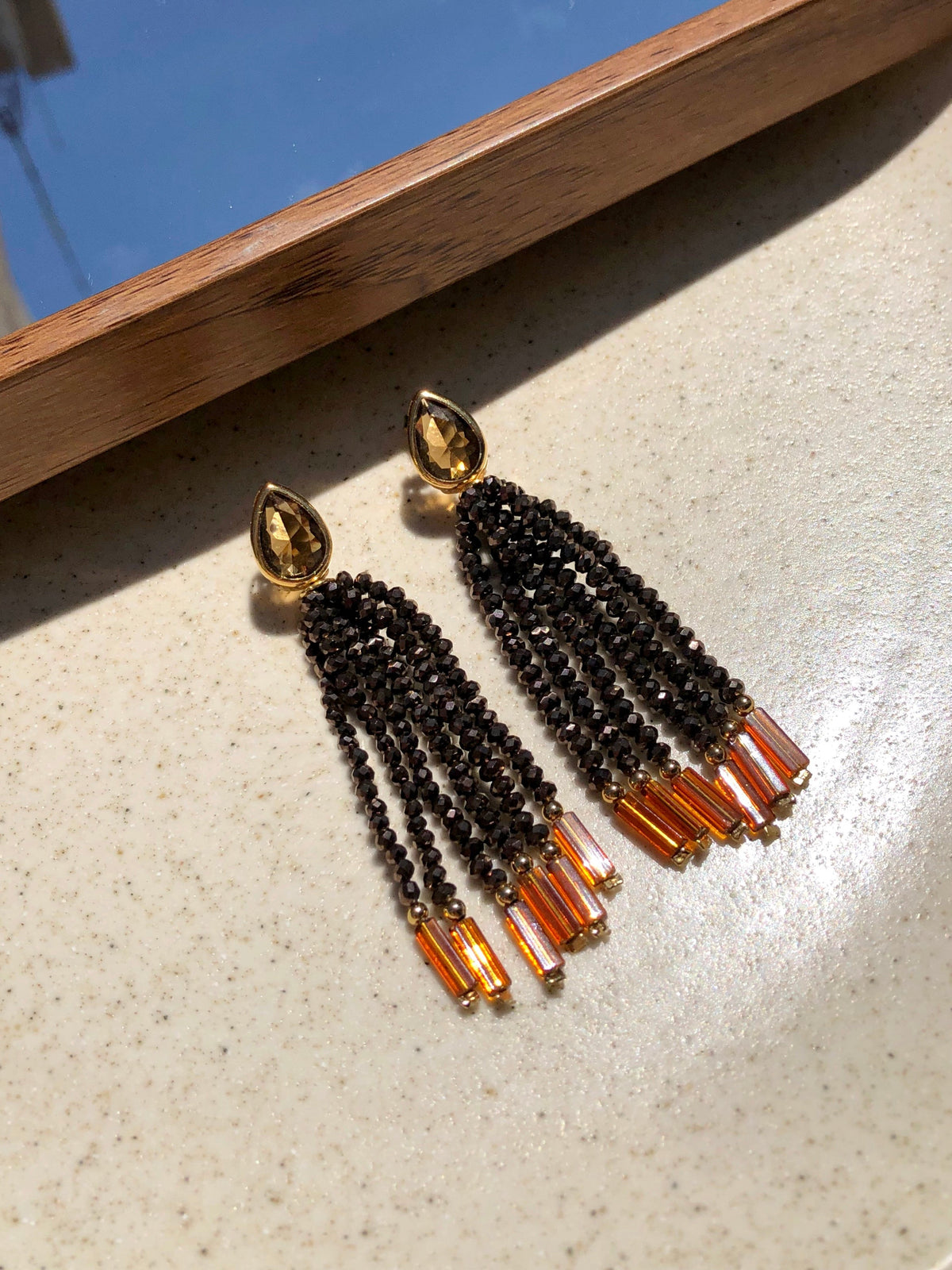 Brinco Carol Tassel Marrom E Gota - Tiff Joias