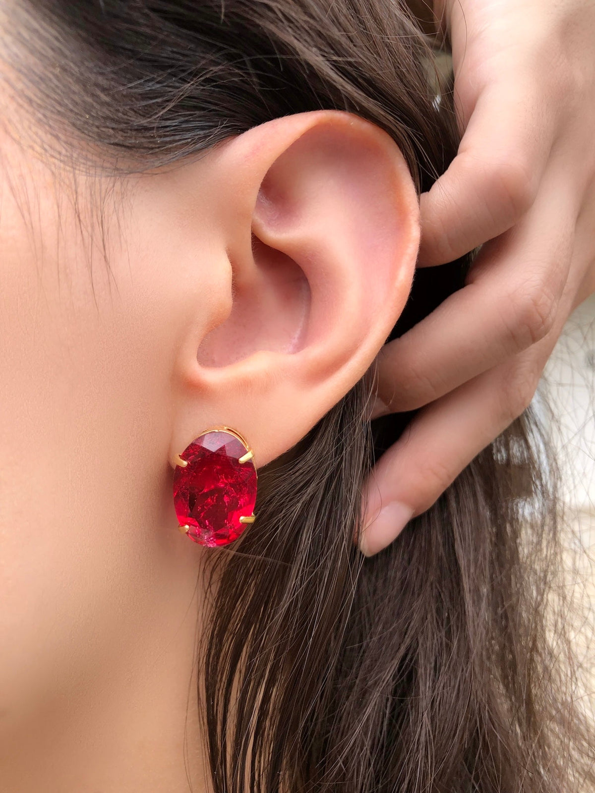 Brinco Oval Em Cristal Cor Vermelho Cherry Rutilado - Tiff Joias