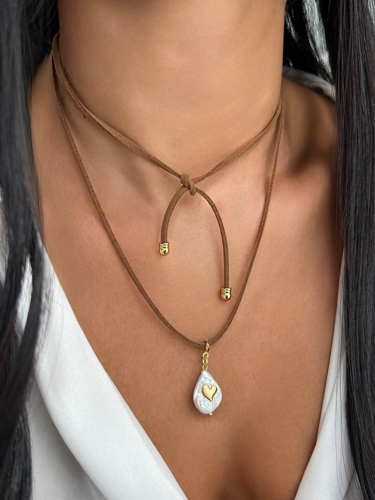 Colar Camurça Pérola Barroca Com Pins - Tiff Joias