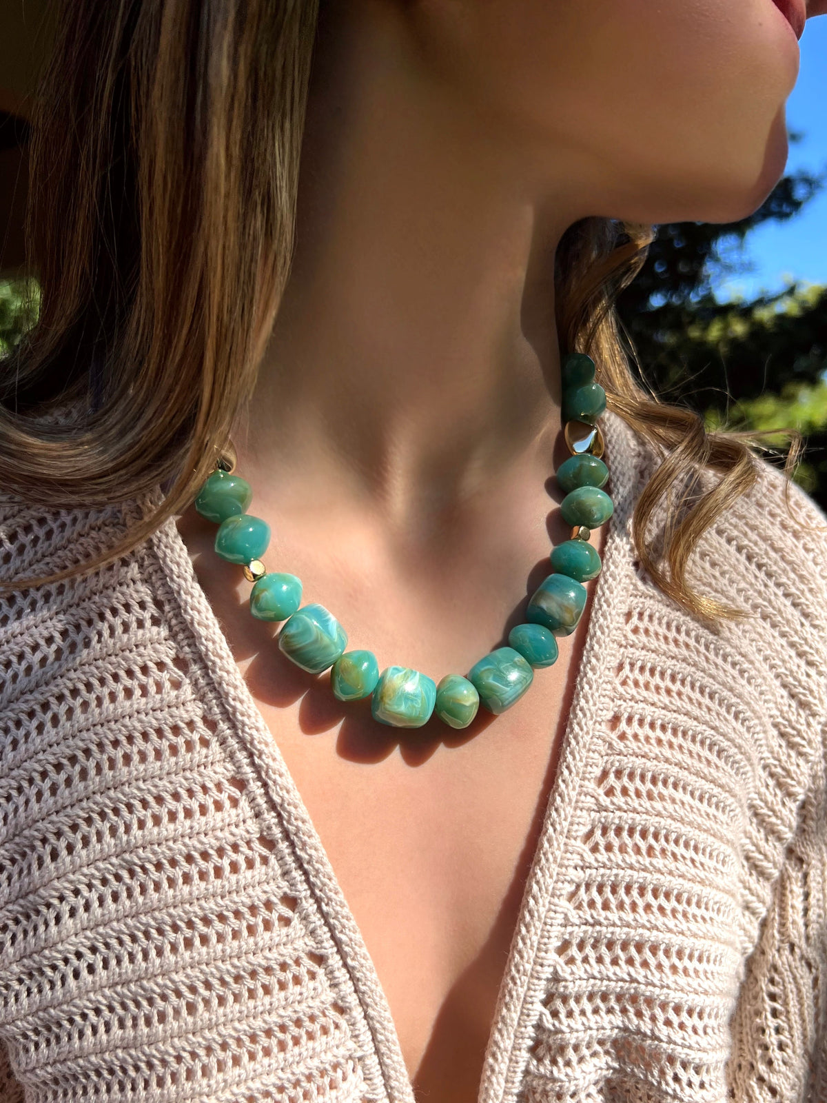 Colar Capri Pedras Acrílicas Cor Verde Pacífico 45cm - Tiff Joias