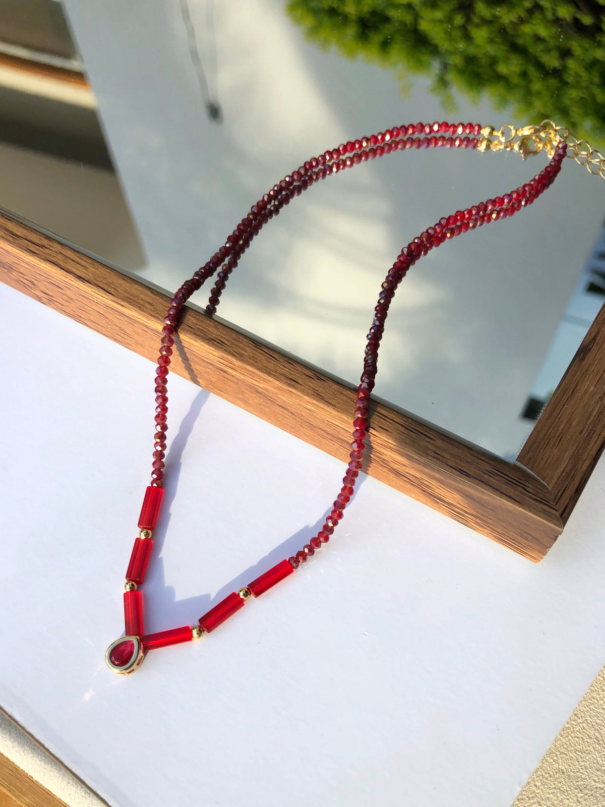 Colar Carol Cristais Lapidados Vermelho Cherry Com Mini Gota E Canutilho 42cm - Tiff Joias