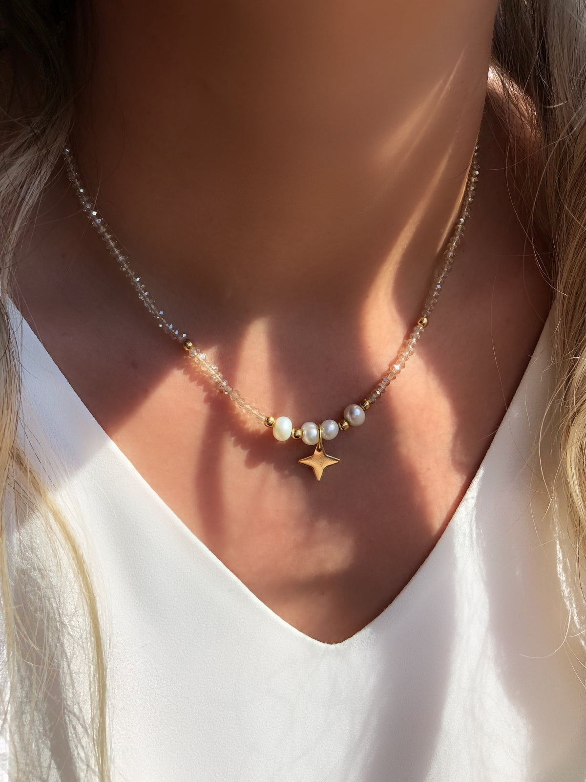 Colar Cristais Champagne Com Pérola Água Doce E Estrela 40cm - Tiff Joias