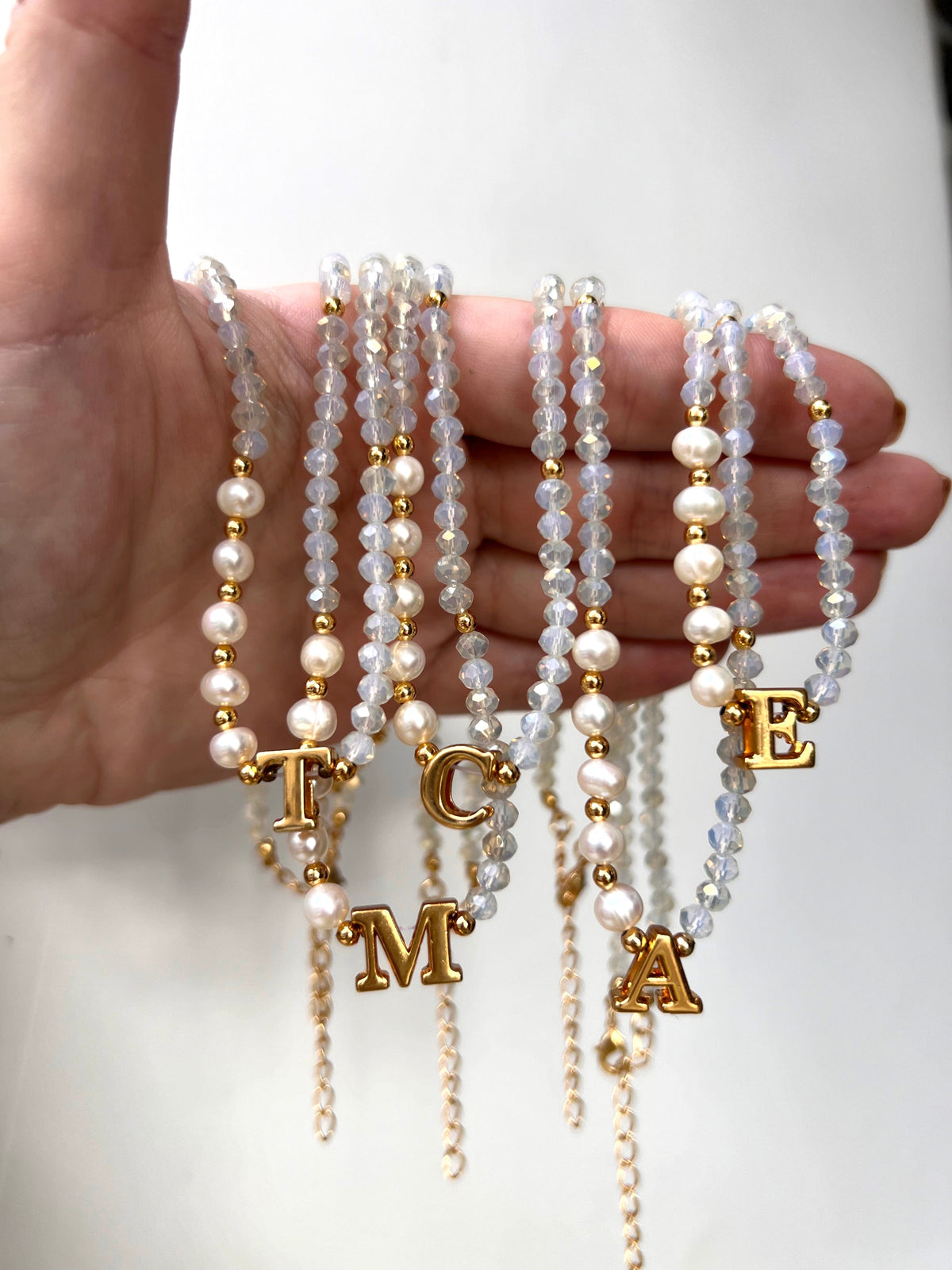 Colar Cristais Com Bolinhas, Mini Pérolas Personalizado Com Letra 42cm - Tiff Joias