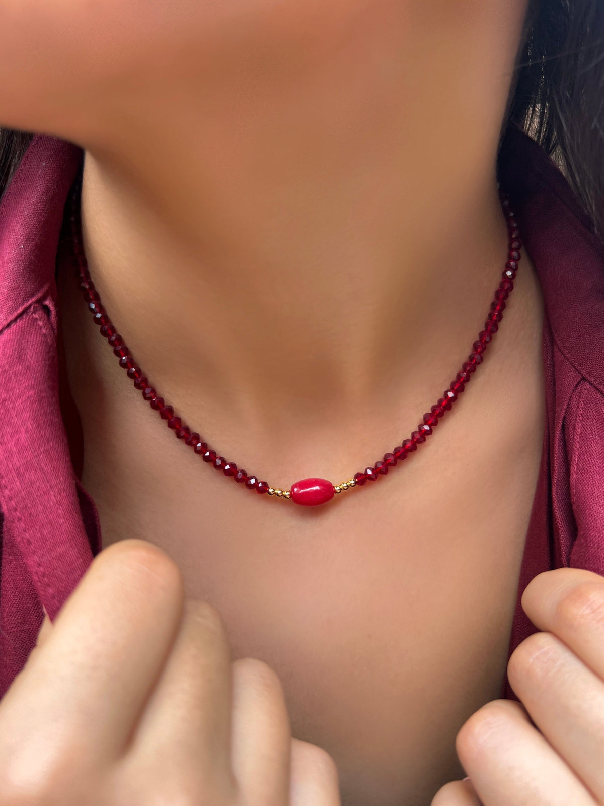 Colar Cristais Cor Vermelho e Pedra Jade Rubi 40cm - Tiff Joias