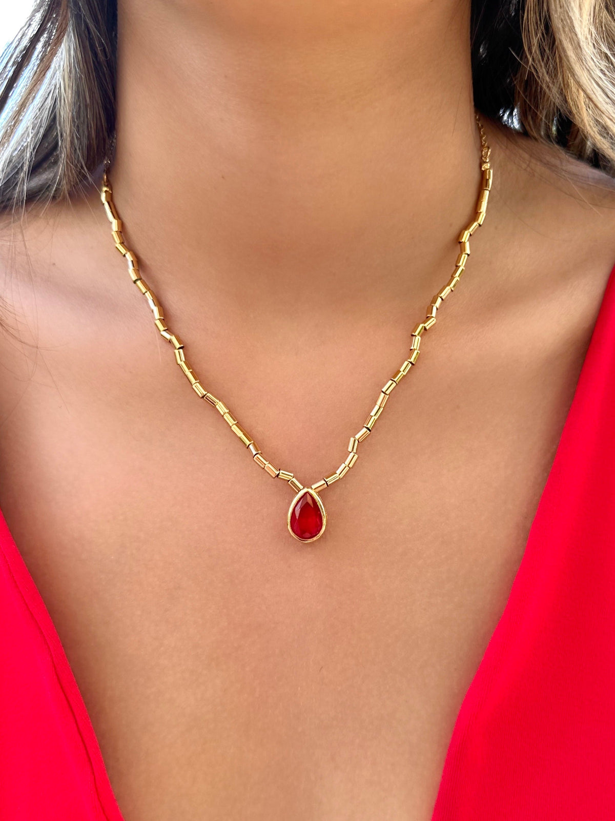 Colar Diana Com Gota Lapidada Cor Vermelho Cherry 45cm - Tiff Joias