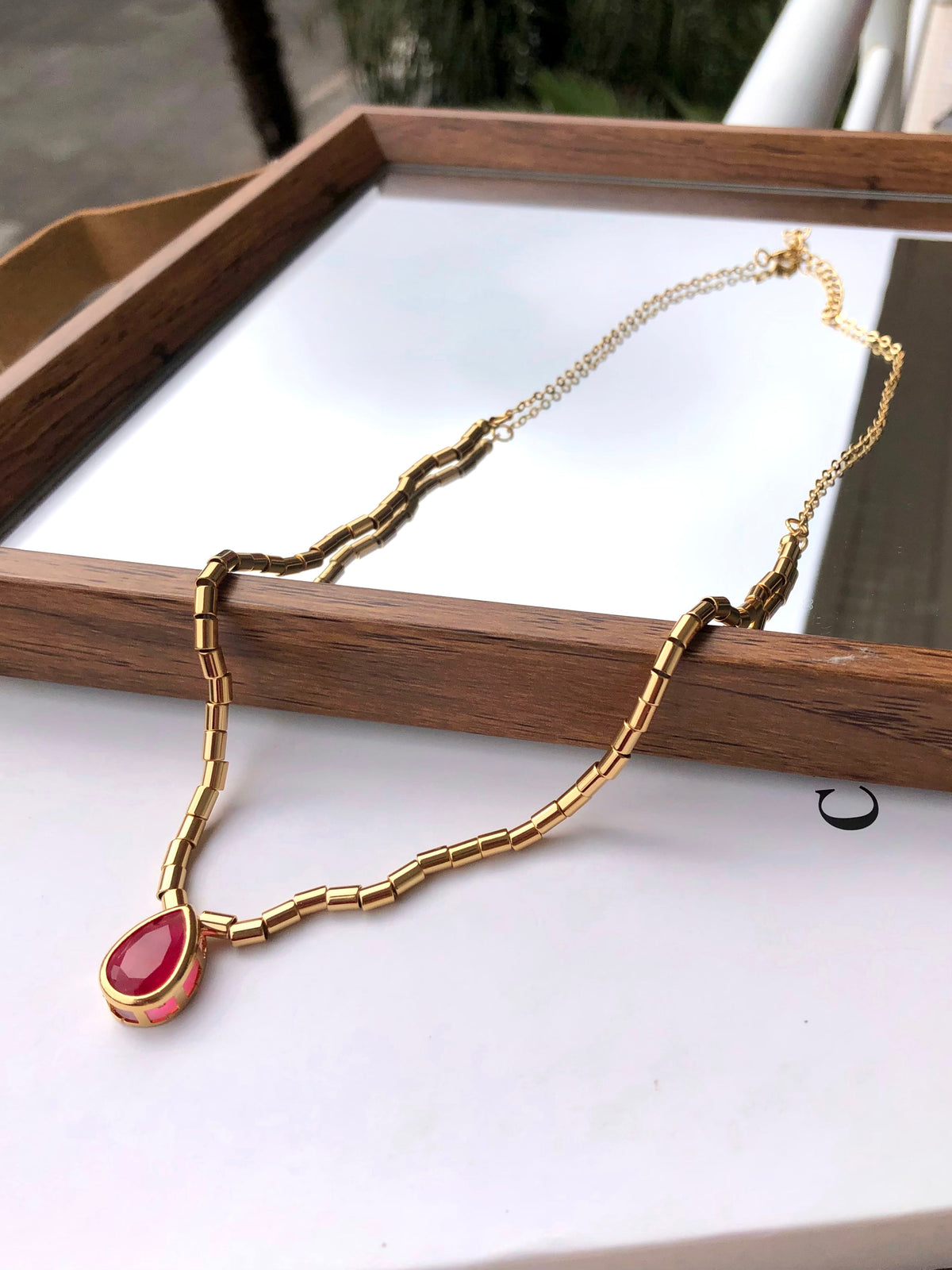 Colar Diana Com Gota Lapidada Cor Vermelho Cherry 45cm - Tiff Joias