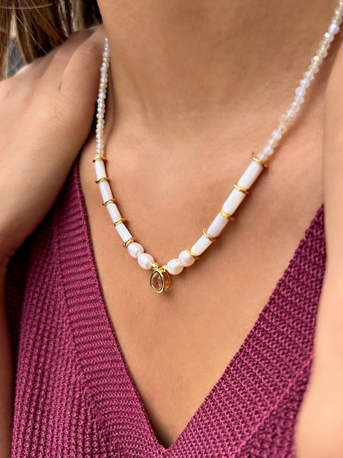 Colar E Mini Gota Com Detalhes Em Madrepérolas E Perolas De Água Doce 42cm - Tiff Joias