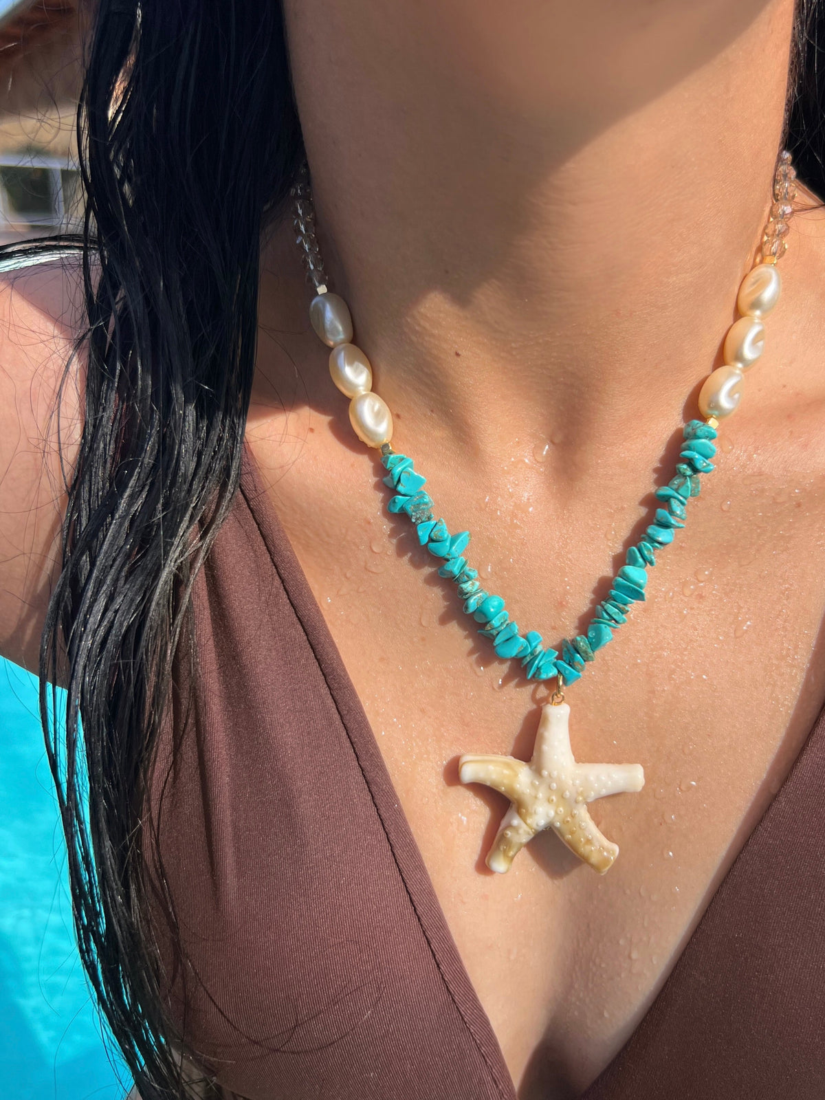 Colar Estrela Do Mar Bege Com Cascalhos Turquesas e Pérolas Barrocas Acrílicas 45cm - Tiff Joias