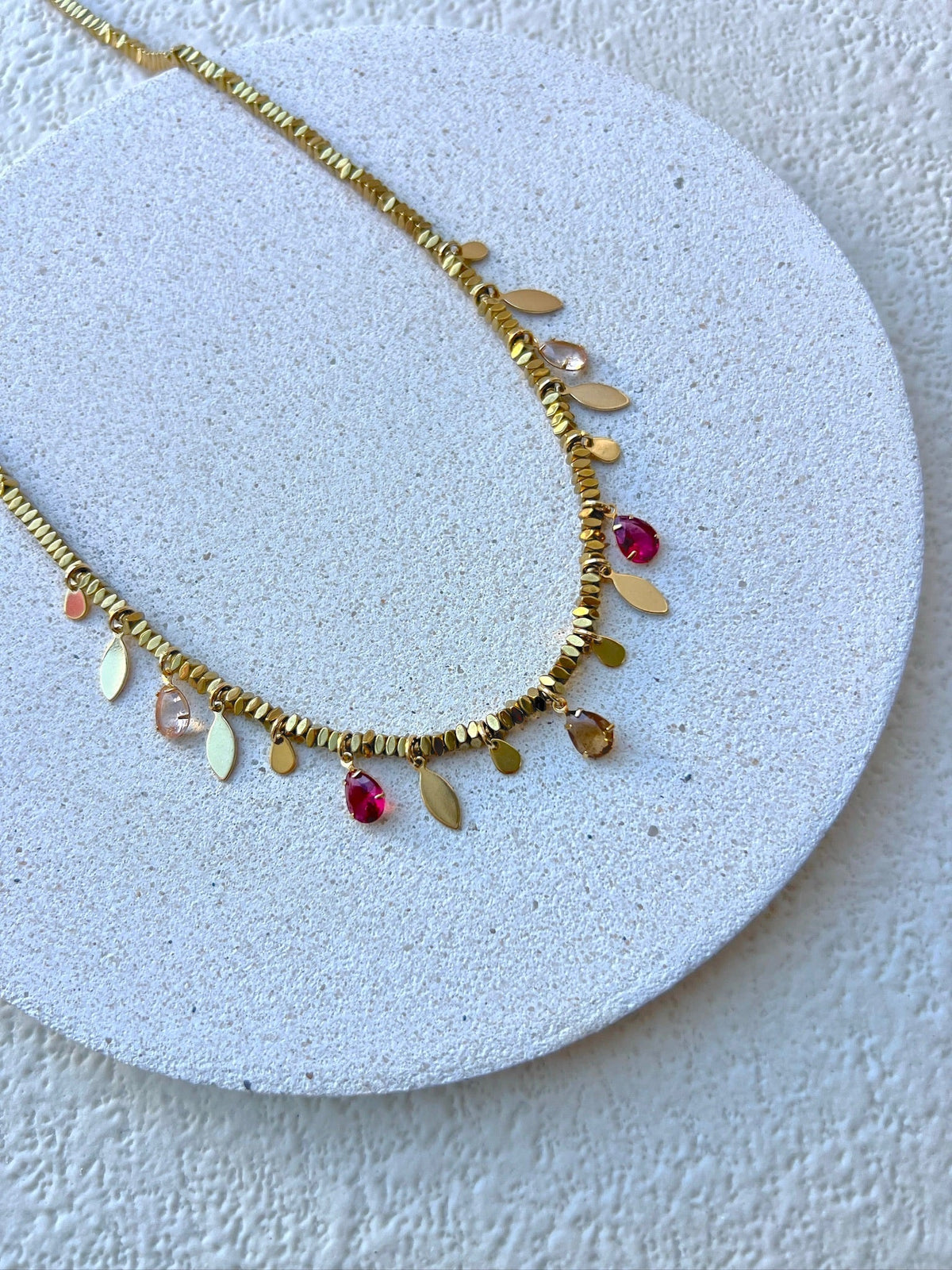 Colar Hematitas Com Gotinhas Cristal Cor Morganita e Rubi 45cm - Tiff Joias