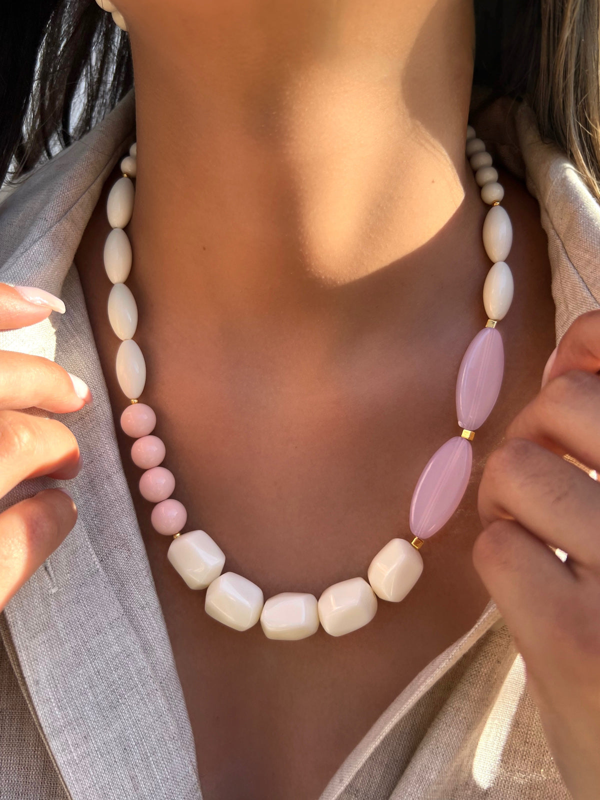 Colar Pedras Acrílicas Nude E Rosa 55cm - Tiff Joias