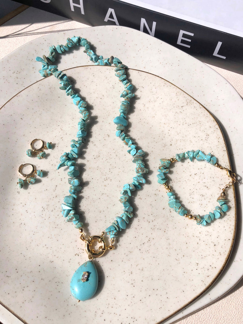 Conjunto De Colares Cascalho Turquesa E Brinco