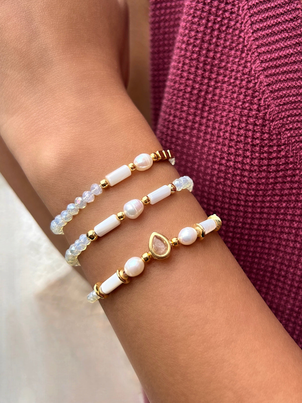 Mix De Pulseiras Carol Branco Perolado Com Madrepérola - Tiff Joias