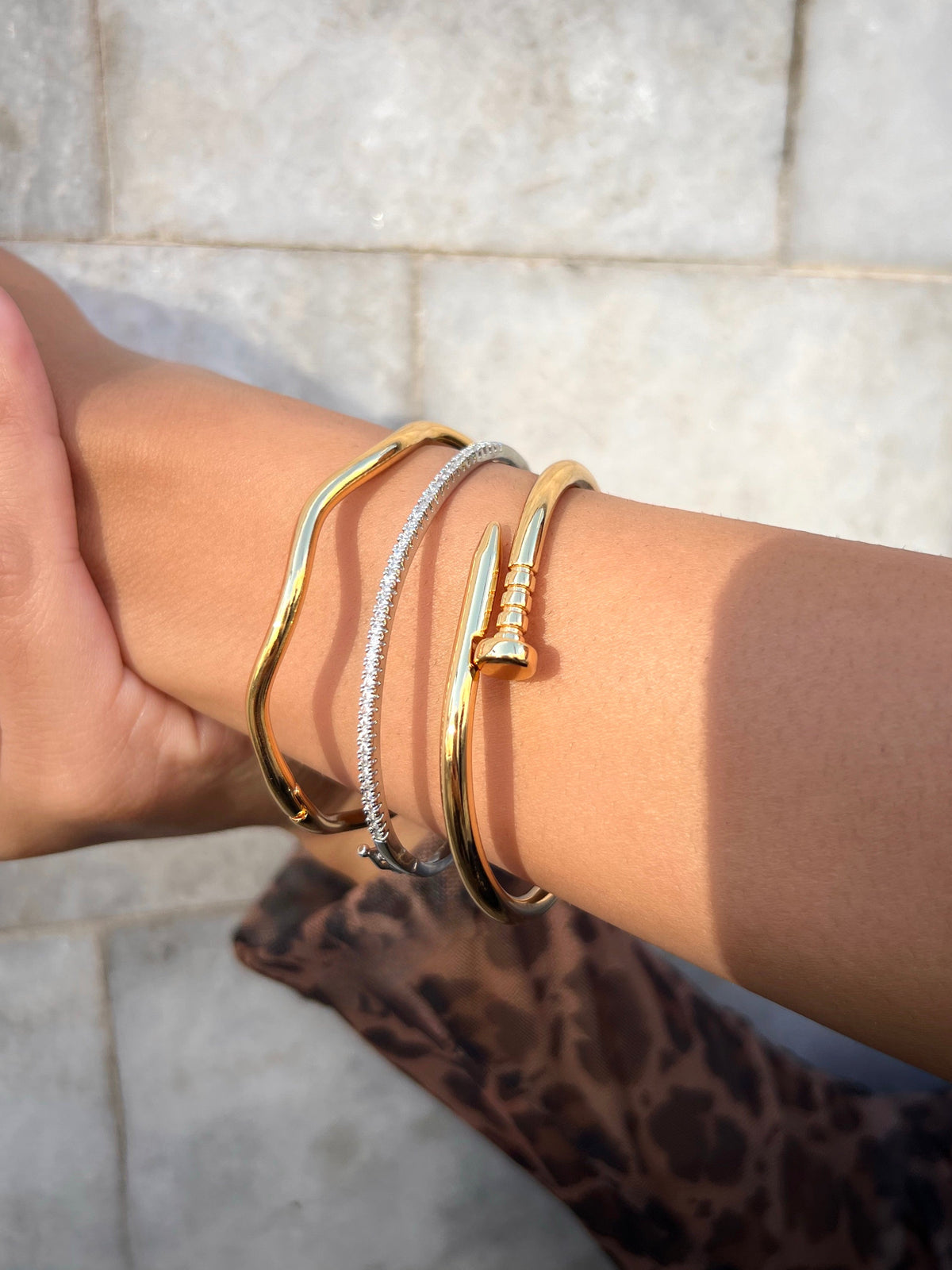 Mix De Três Braceletes Ondulado, Com Zircônias E Prego Banho Ouro - Tiff Joias