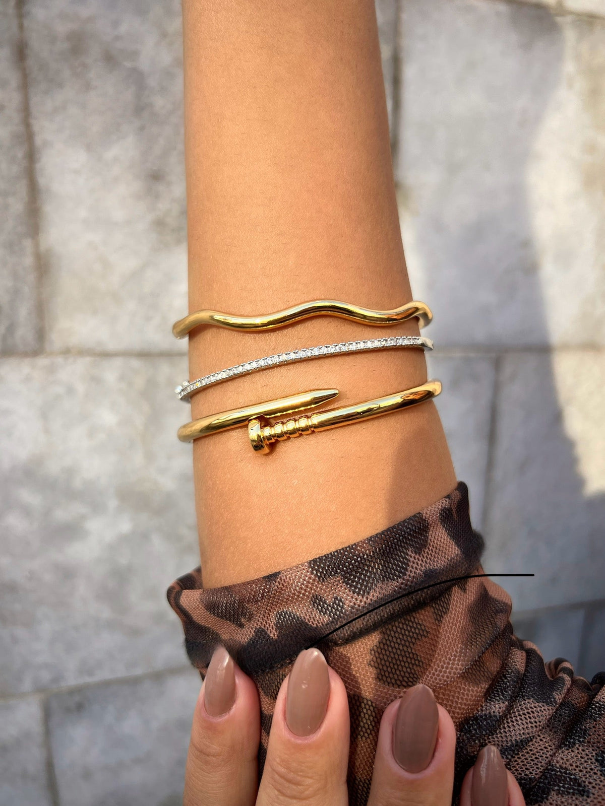Mix De Três Braceletes Ondulado, Com Zircônias E Prego Banho Ouro - Tiff Joias