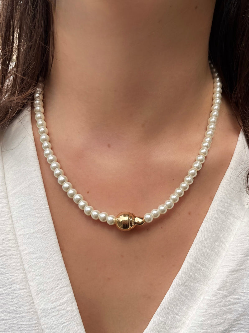 Colar Perola Com Detalhe De Perola Barroca Banhada A Ouro 18k