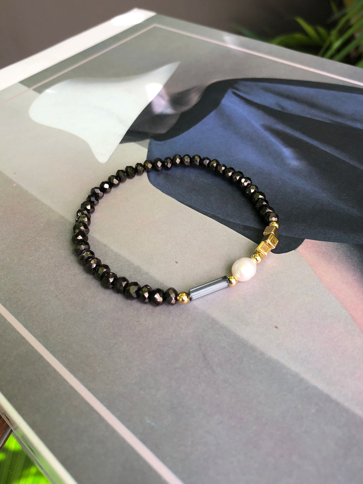 Pulseira Carol Grafite Com Pérola E Cubos - Tiff Joias