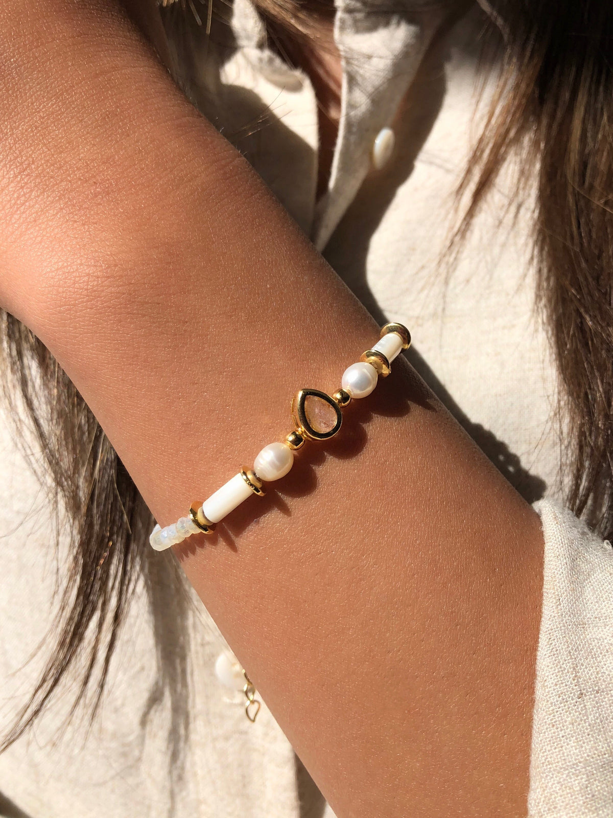 Pulseira Com Mini Gota E Madrepérola Carol 16cm - Tiff Joias