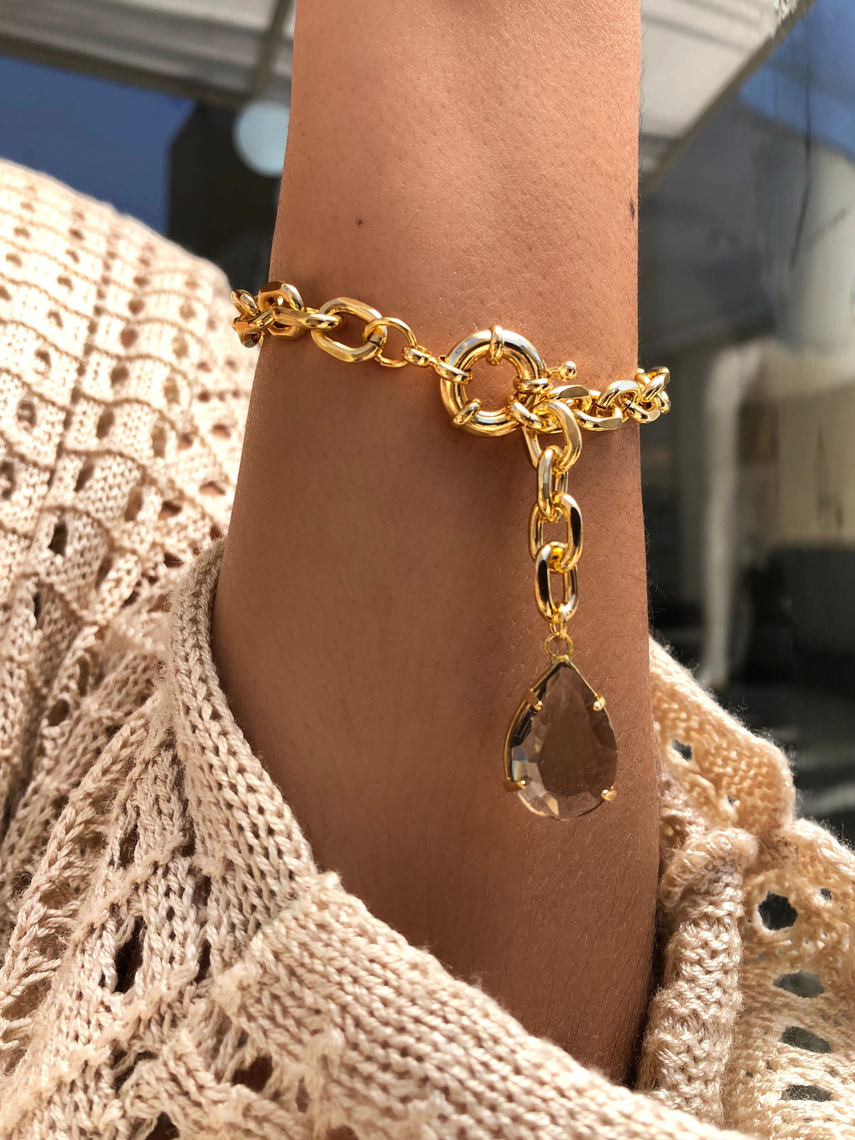 Pulseira Corrente Oval Leve Gota Acrílica Fumê Fecho Bóia 22cm - Tiff Joias