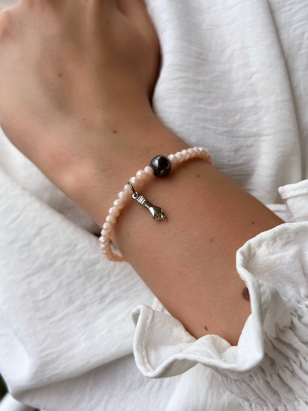 Pulseira Cristal Nude Com Hematita E Figa Rodio - Tiff Joias