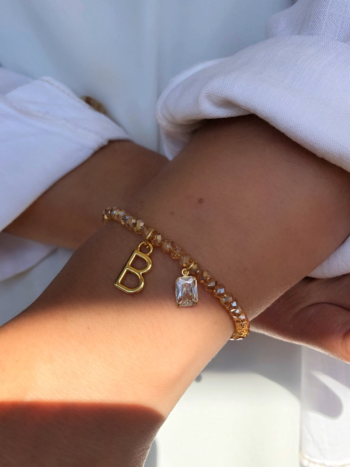 Pulseira De Cristais Lapidados Cor Dourado Personalizado Letra Média Com Baguete Zircônia - Tiff Joias