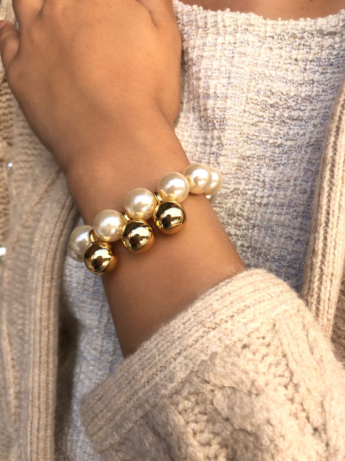 Pulseira De Pérolas Com Pingentes Pendurados - Tiff Joias