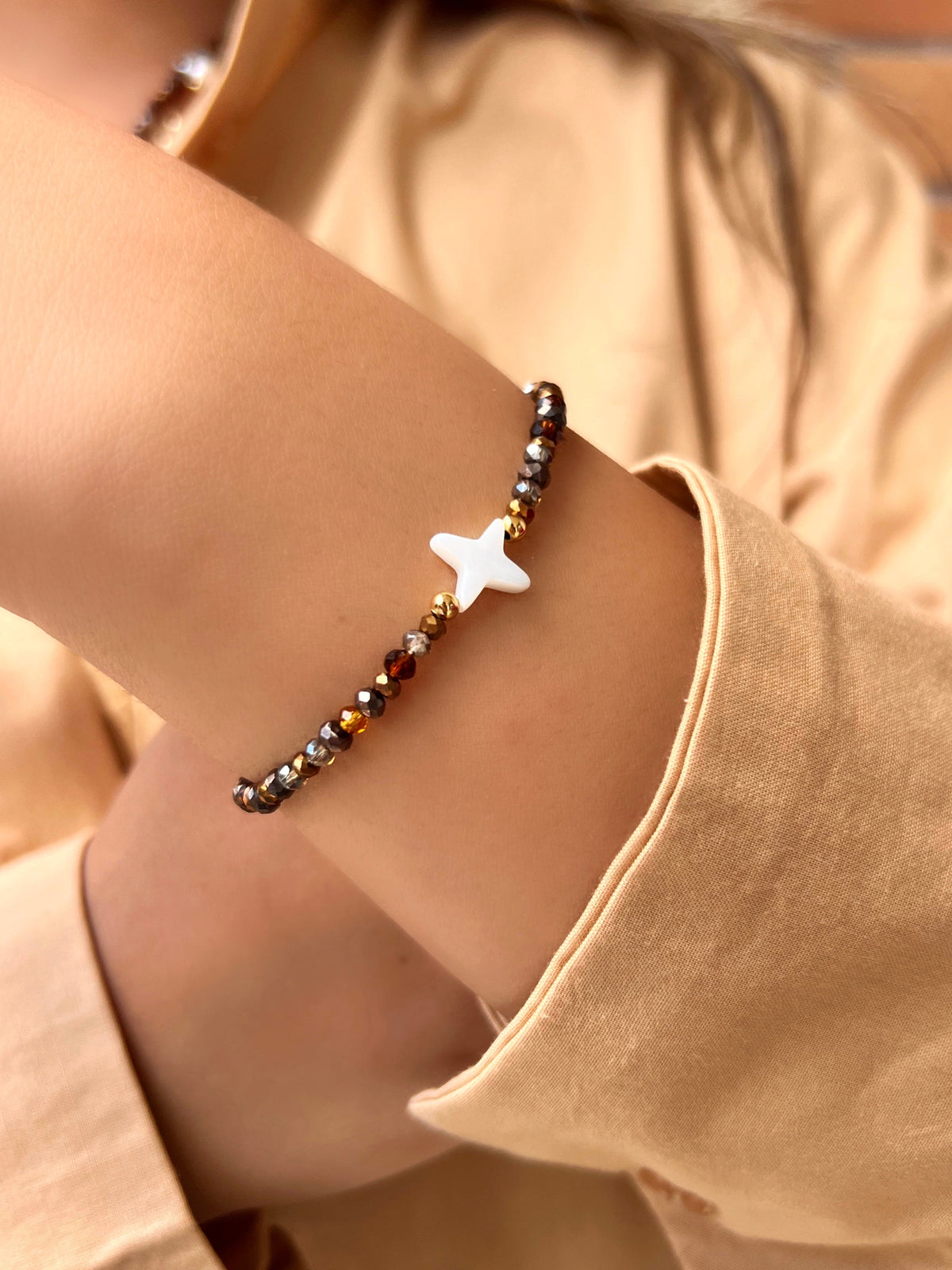 Pulseira Lais Cristais Mix Marrom E Estrela Madrepérola 16cm - Tiff Joias