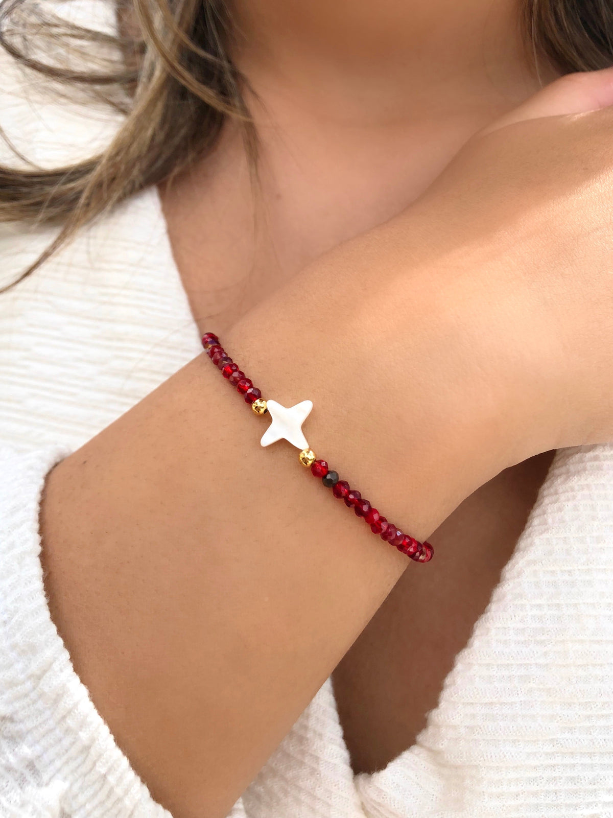 Pulseira Lais Cristais Mix Vermelho Cherry E Estrela Madrepérola 16cm - Tiff Joias