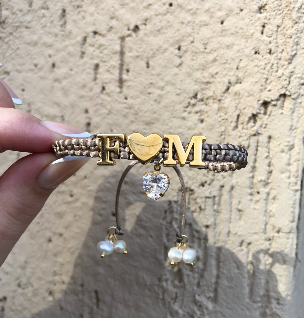 Pulseira Macramê Namorados Coração + 2 Letras + Coração Em Zircônia Branca - Tiff Joias