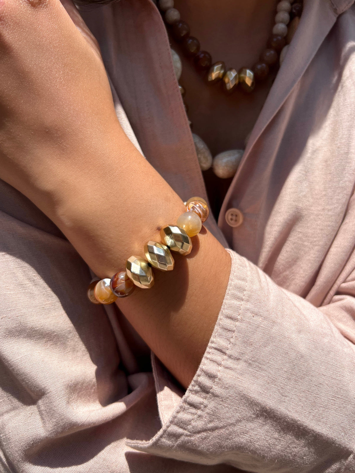 Pulseira Pedras Acrílicas Nude E Doce De Leite - Tiff Joias