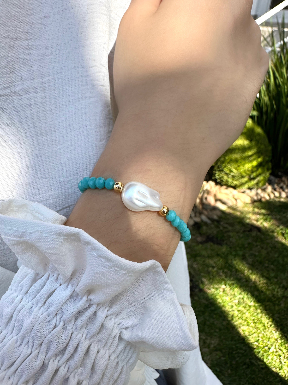 Pulseira Pérola Barroca Acrílica E Cristais Lapidado Turquesa - Tiff Joias