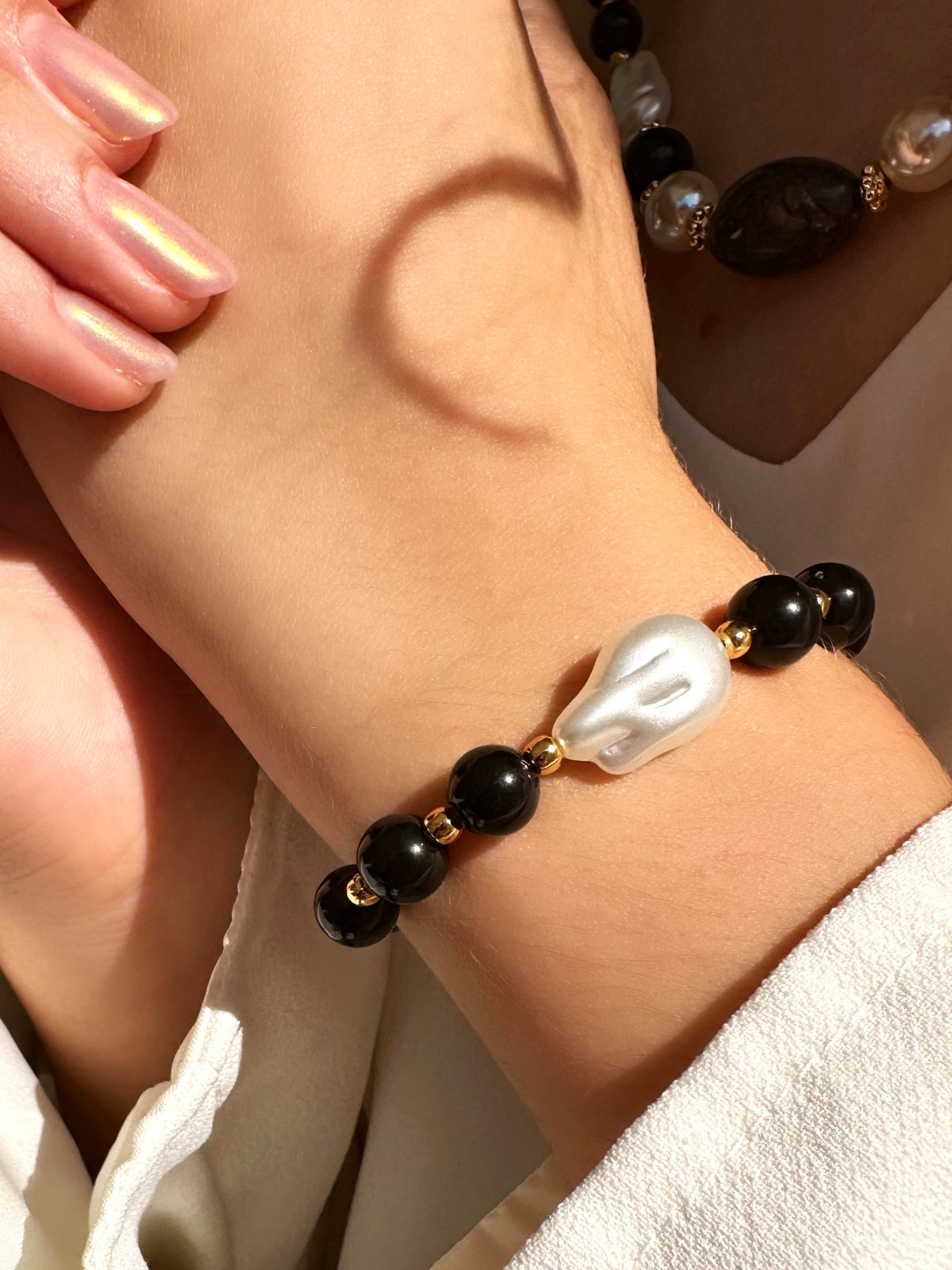 Pulseira Pérola Barroca E Bolas Acrílicas Ônix - Tiff Joias