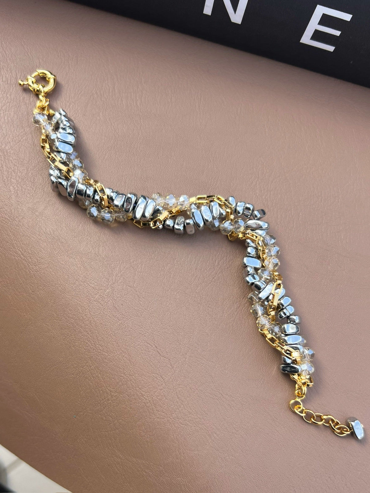 Pulseira Rebeca Hematitas Ródio Torcido com Cristais e Corrente 18cm - Tiff Joias