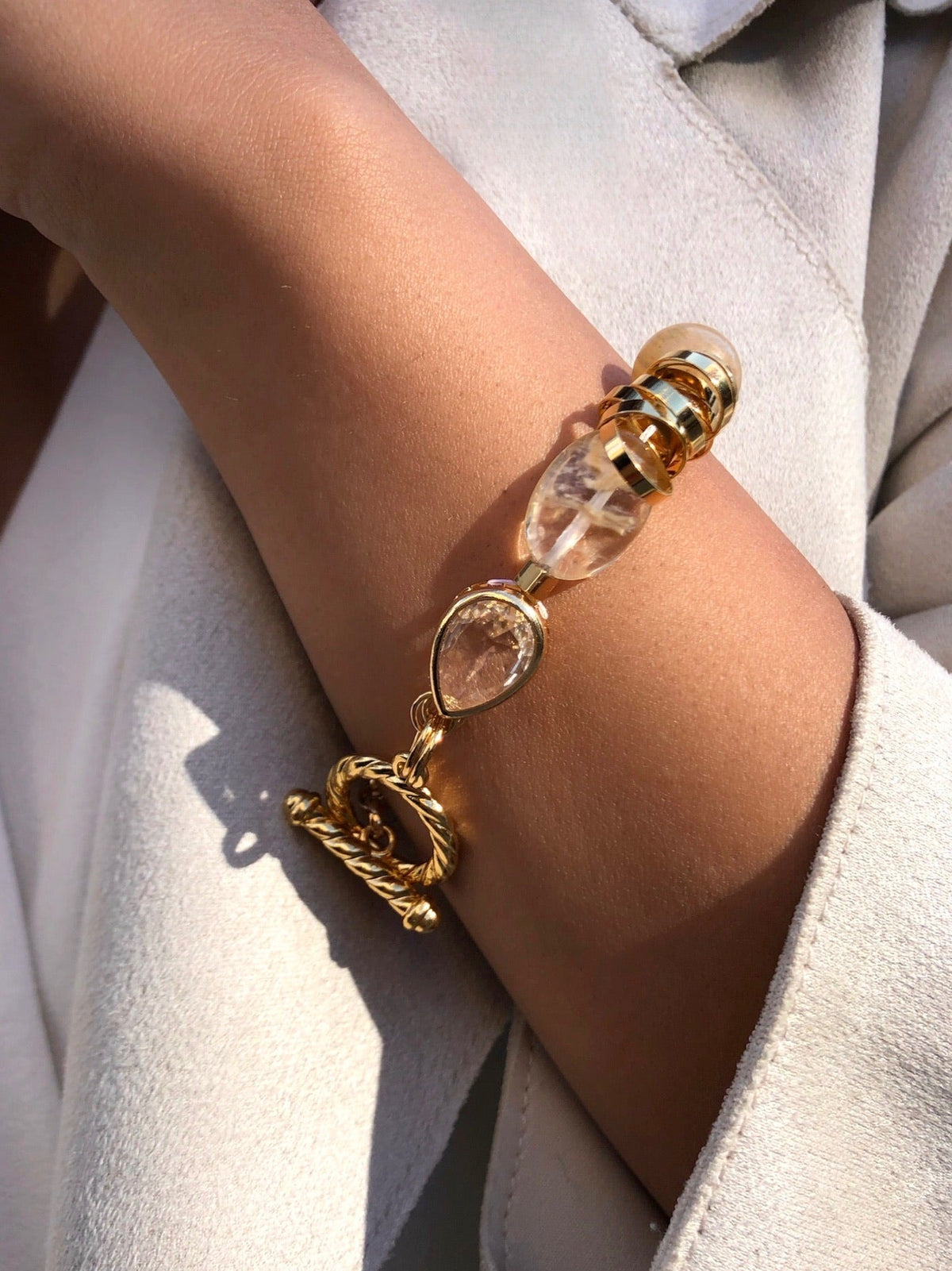 Pulseira Rebeca Pedra Quartzo Rutilado, Gota Lapidada Cor Cristal E Fecho Torcido 20cm - Tiff Joias
