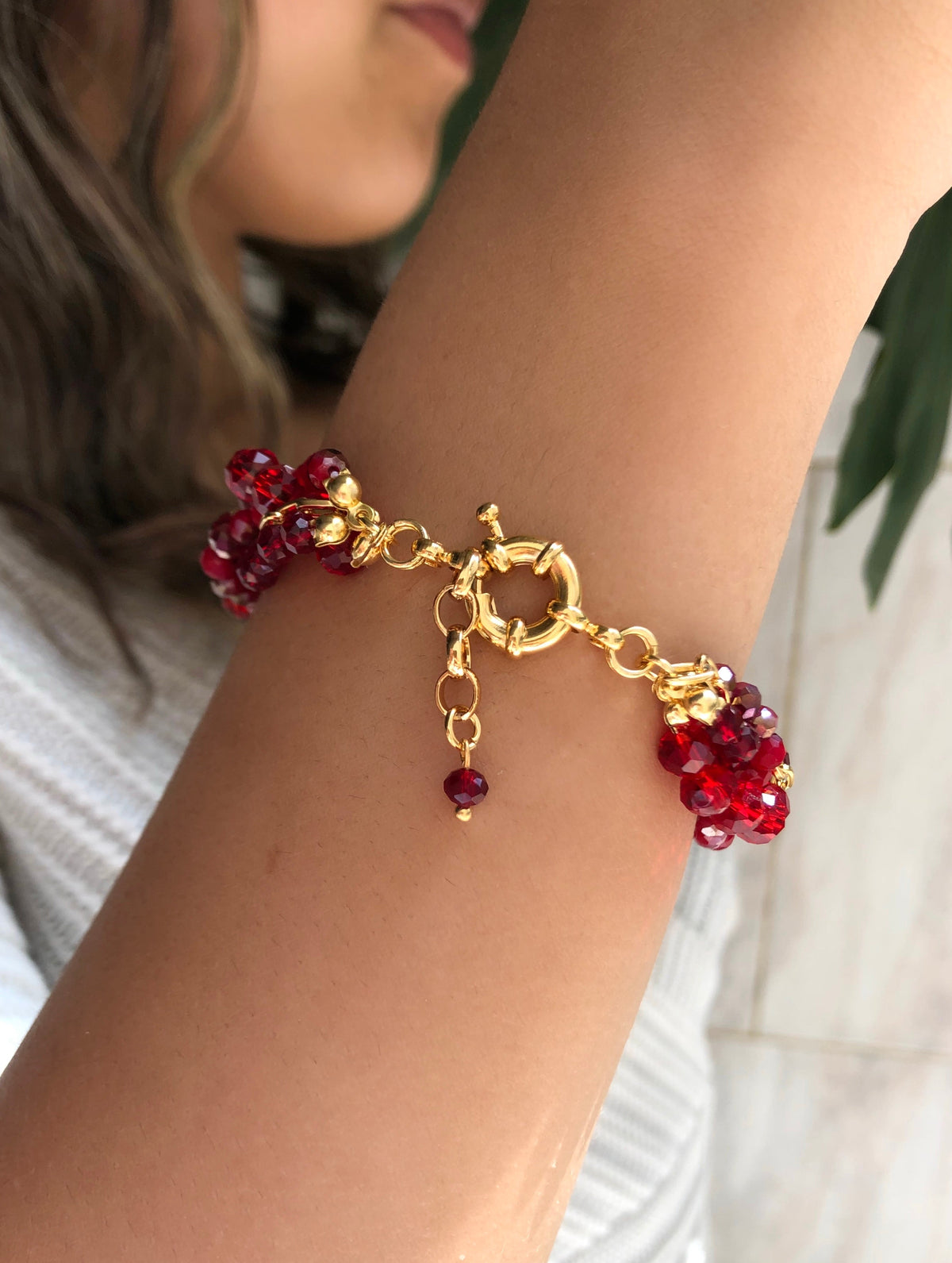 Pulseira Rebeca Torcido Com Cristais E Corrente Tons vermelho 18cm - Tiff Joias