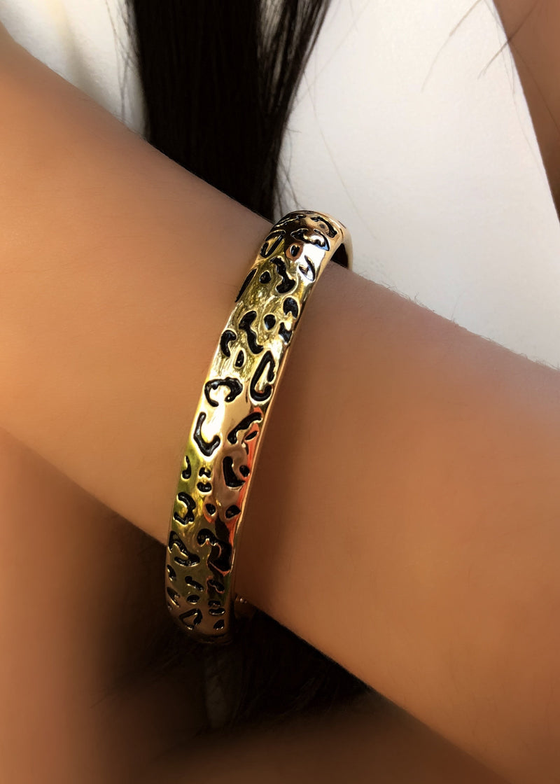 Bracelete Onça Esmaltado Preto Em Banho Ouro 18k 17cm