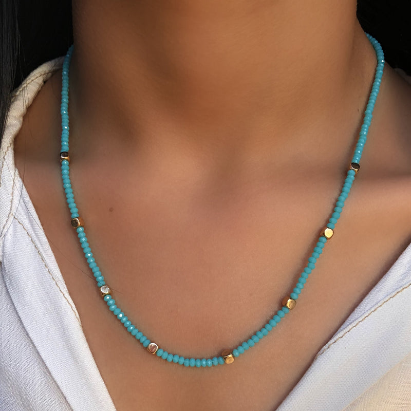 Colar Cristais Azul Turquesa Com Mini Cubos