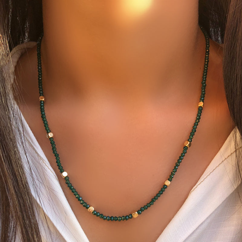 Colar Cristais Esmeralda Com Mini Cubos