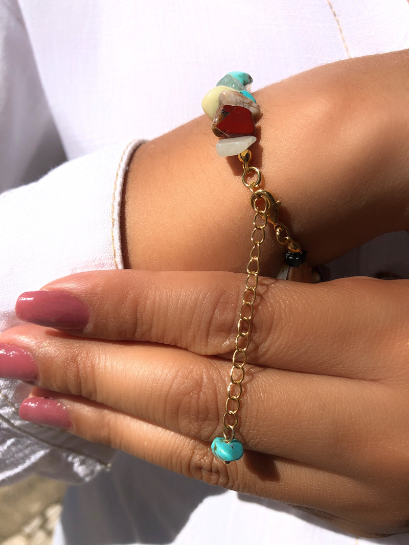 Pulseira Rafaela Com Pedras Naturais de Cascalho E Gota Turquesa 16cm