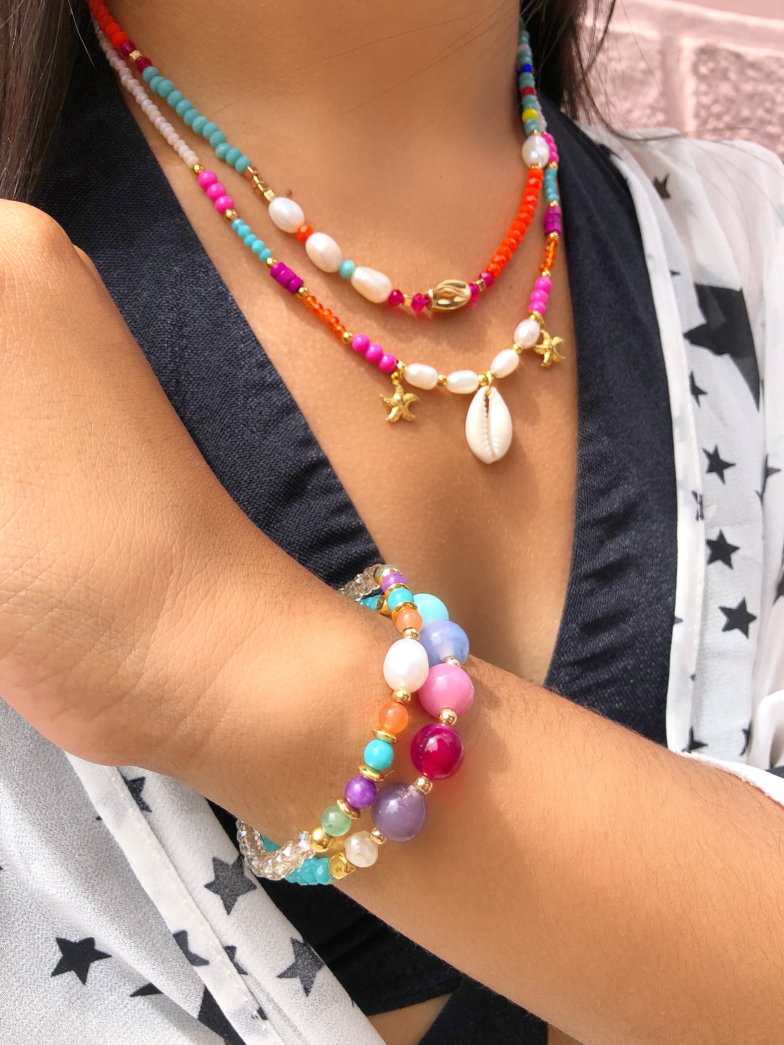 Colar Daiane Cristais Lapidados Cor Creme, Pedras Naturais Pink, Pérolas E Estrelas Do Mar E Búzio Natural