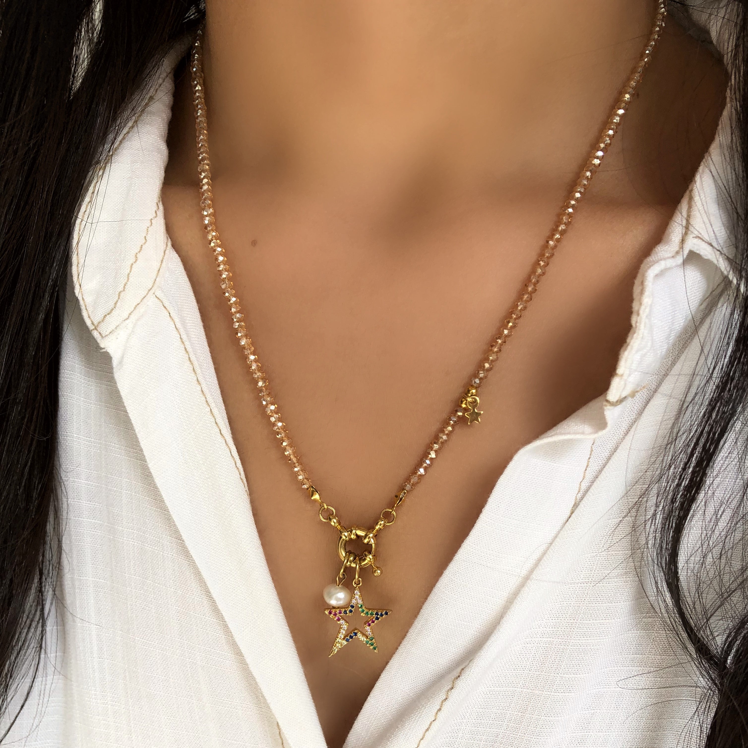 Colar Cristais Lapidados Cor Dourado Com Pingente Estrela Cravejada Com Micro Zircônias