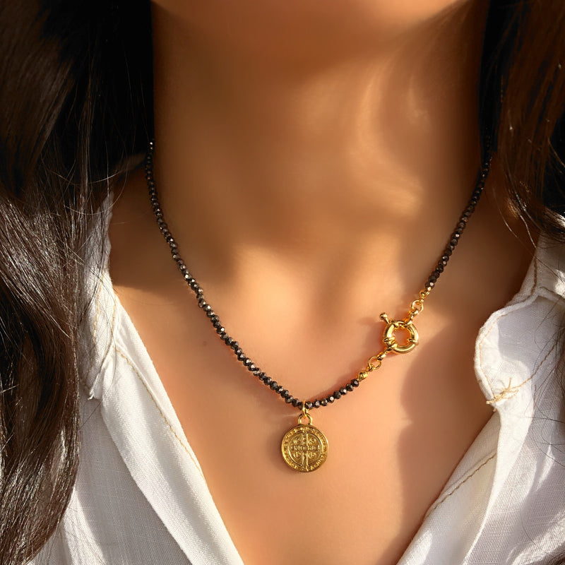 Colar Cristais Lapidados Grafite Com Medalha São Bento 45cm